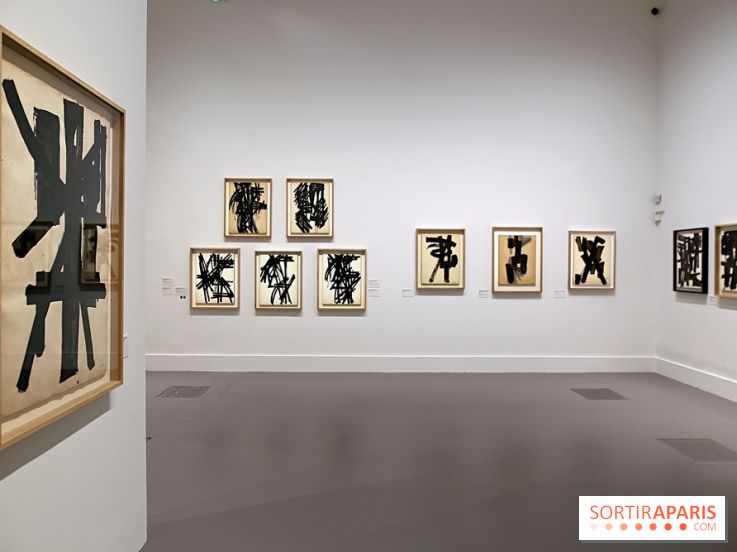 Pierre Soulages : nos photos de son exposition et de ses peintures sur papier à voir au Musée du Luxembourg