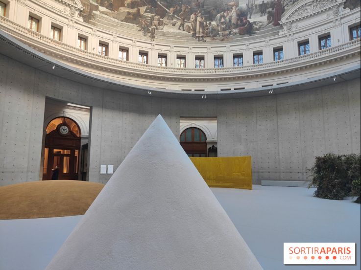 Minimal, quand l'art va à l'essentiel : l'exposition de la Bourse de Commerce se dévoile