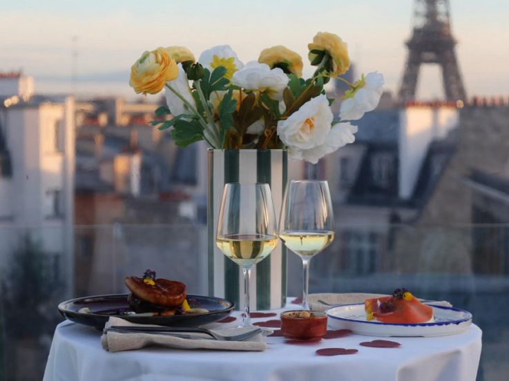 Un hiver ensoleillé au sommet de Paris sur le Rooftop Eylau Paris