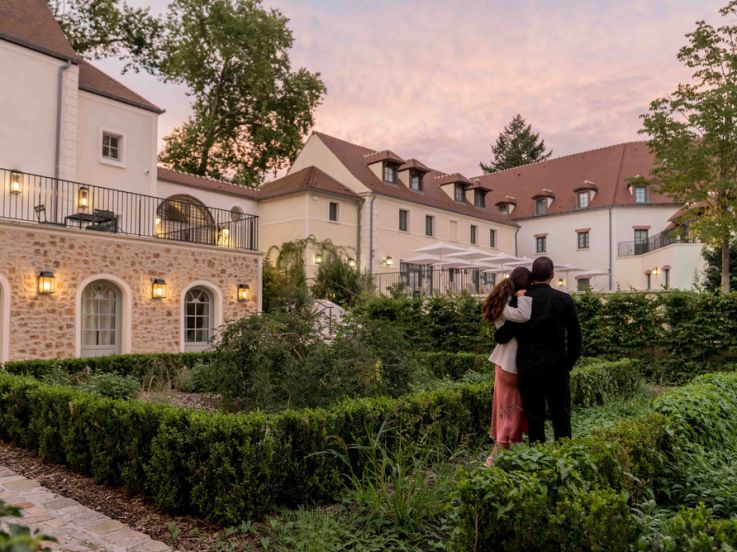 Les fêtes de Noël au Dolce Versailles - Dolce by Wyndham Versailles, Domaine du Montcel   Village des Arts night (8) web