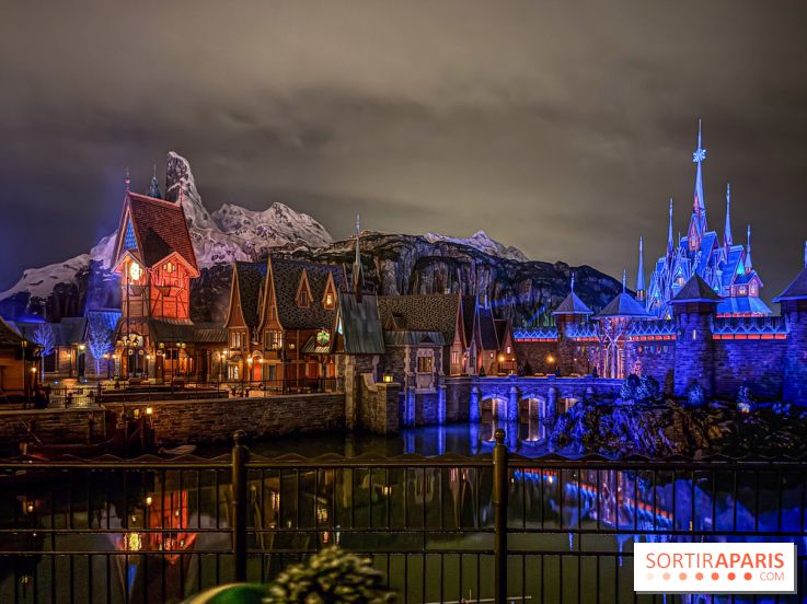 World of Frozen - chateau nuit
