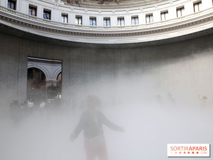 Fujiko Nakaya : nos photos de sa sculpture de brouillard à voir à la Bourse de Commerce