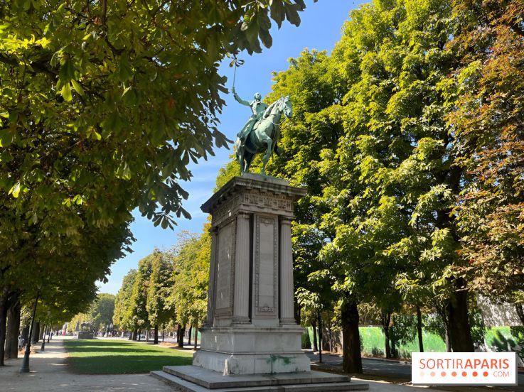 La promenade du Cours de la Reine, une ancienne promenade royale le long des quais de Seine