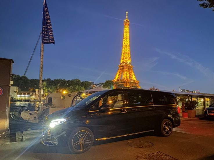 Paris Airport Transfer: Private Chauffeur Service from CDG and Orly