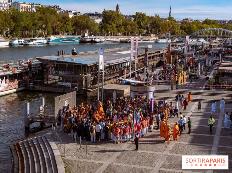 Défilé flottant sur la Seine : le Jal Yatra à Paris, les photos