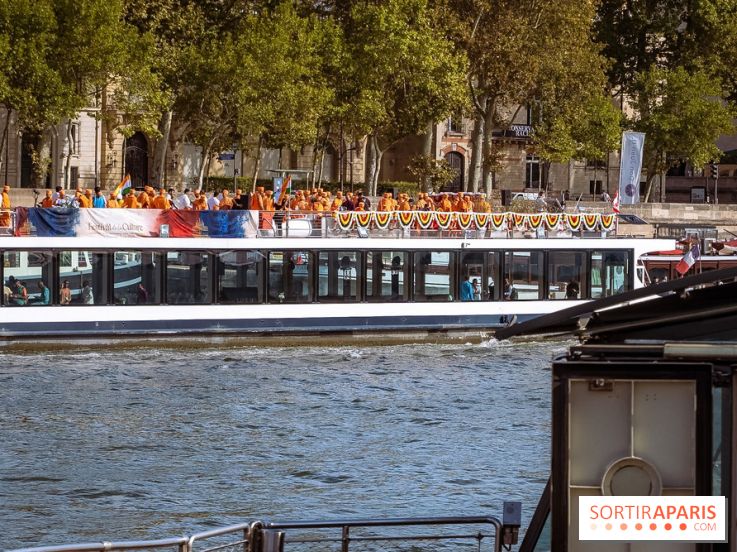 Défilé flottant sur la Seine : le Jal Yatra à Paris, les photos