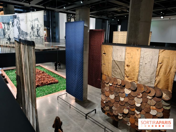 Le Temps des récoltes : Ibrahim Mahama et les artistes ghanéens transforment la Fondation Cartier