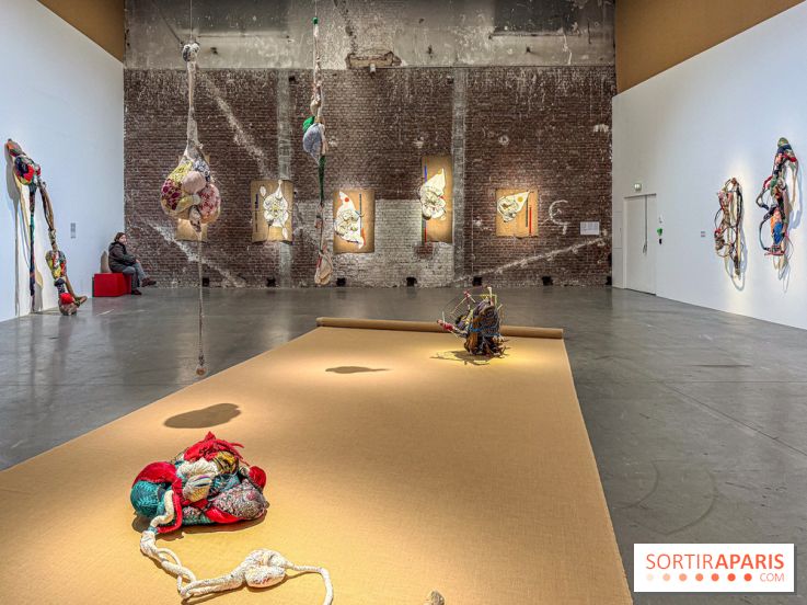 Sonia Gomes — Cœur sauvage : sculptures textiles au Palais de Tokyo