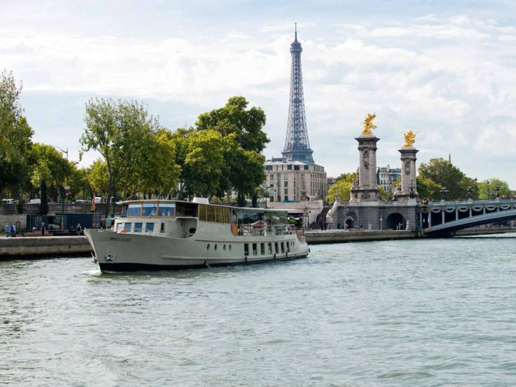 Le Bretagne revient sur la Seine et propose des croisières gourmandes et Jazz