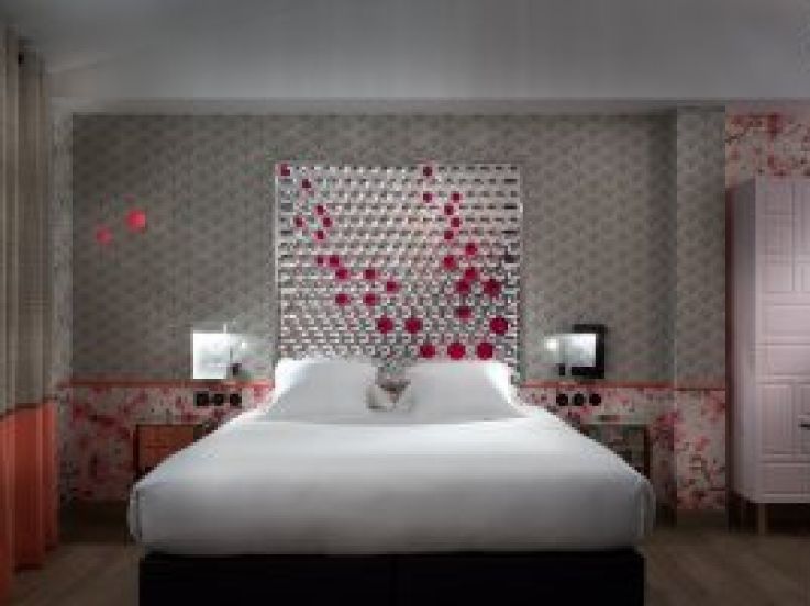 Le Crayon Rouge : hôtel coloré et arty