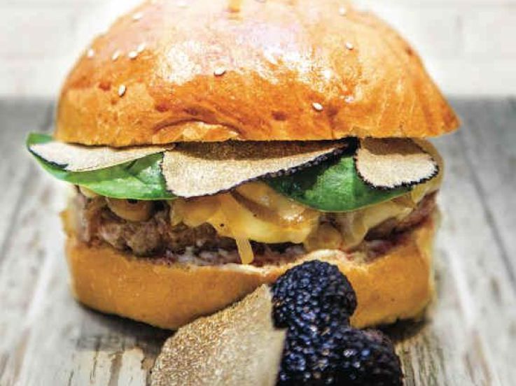 Mamie burger lance son burger du chef avec Tomy Gousset