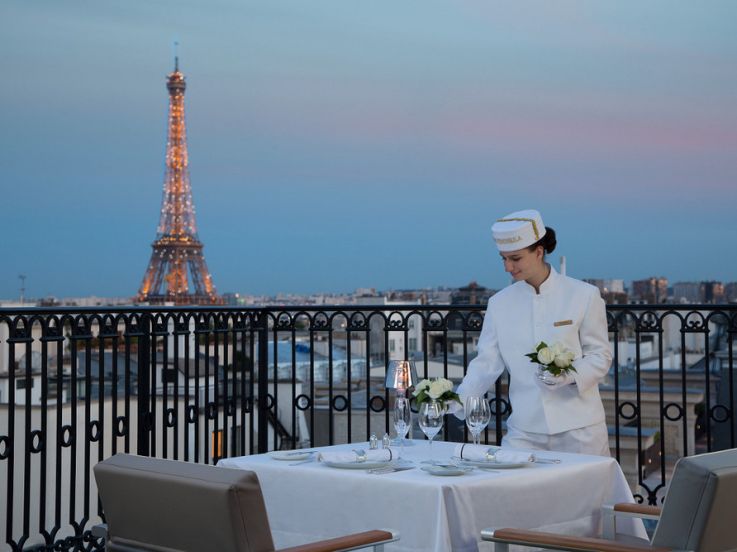 La Table secrète du Peninsula sur les toits de Paris