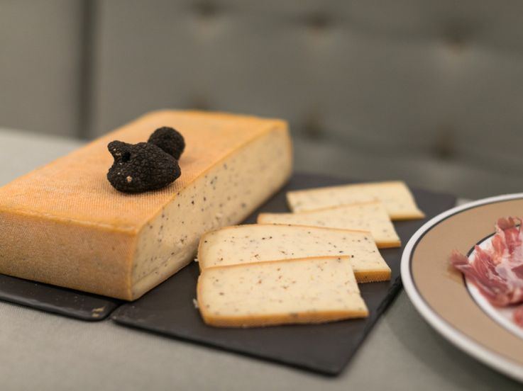 C'est soirée raclette à La Maison de la Truffe Madeleine !