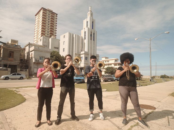 Granma, Les Trombones de La Havane à La Commune