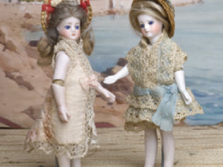 Miniscules, poupées de poche au Musée de la Poupée