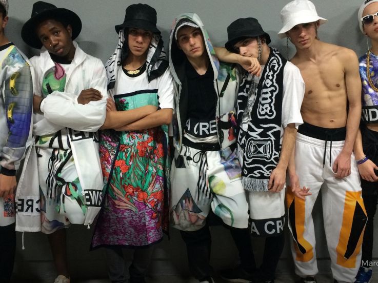 Nuit Blanche 2018 : des défilés Andrea Crews à l'Hôtel de Ville