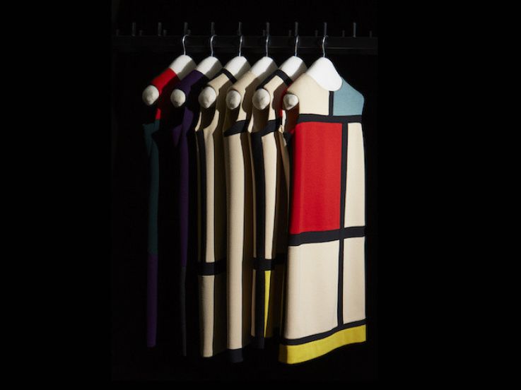 Robes-tabeaux Mondrian et les bijoux de Claude Lalanne, l'exposition au Musée Yves Saint-Laurent