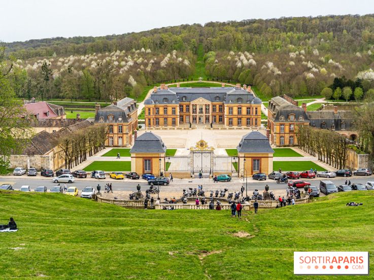Où pique-niquer dans les Yvelines, les meilleurs bons plans aux superbes vues - butte devant château de Dampierre