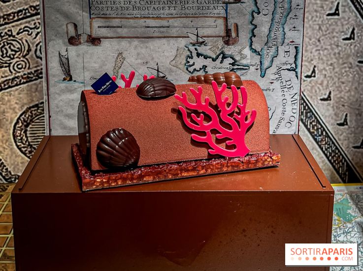 Les bûches de Noël 2024 de Jean-Paul Hévin, le maitre du chocolat : bûche corail