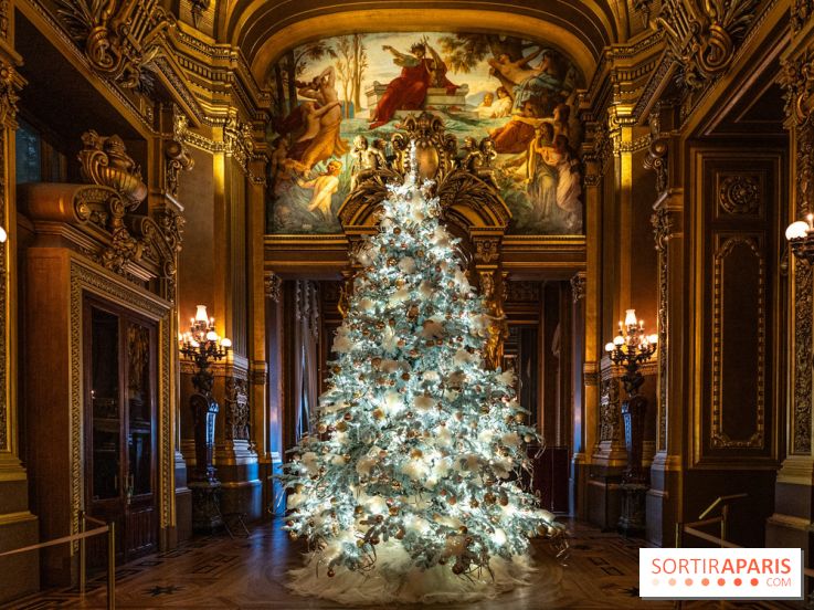 Top 15 des plus beaux Sapins de Noël à Paris 2024 : de quoi mettre des paillettes dans vos yeux