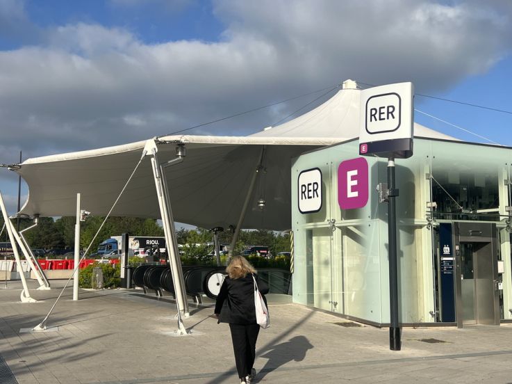 RER E : trafic interrompu des Hauts-de-Seine à Paris après un incident technique