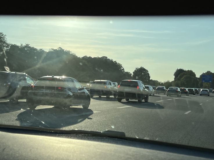 Bison Futé / Toussaint 2025 : à quoi s’attendre sur les routes en Ile-de-France ? Comment éviter les bouchons ?
