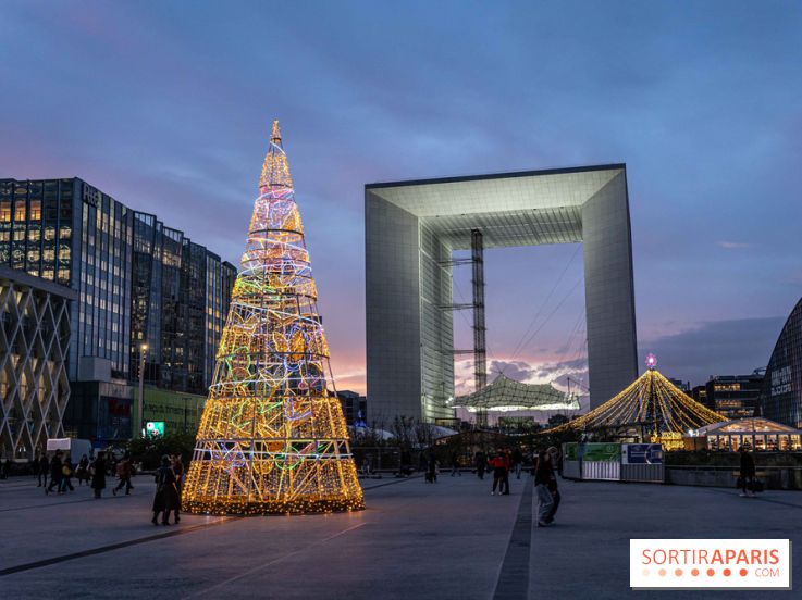 Top 10 des plus beaux sapins de Noël de Paris 2025 : La Défense