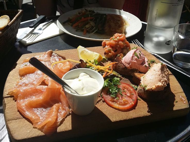 Le Bistrot Valois, cuisine de saison et terrasse ensoleillée