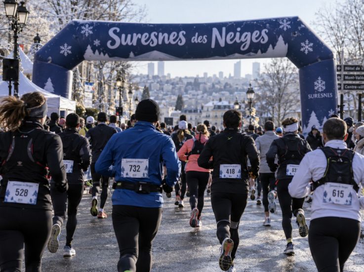 Suresnes des neiges 2026, la course de Noël déguisée du Téléthon (92)