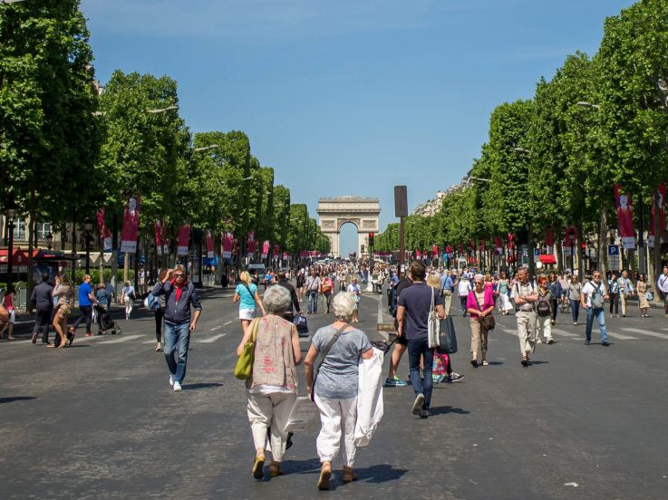 Les Champs-Elysées réservés aux piétons un dimanche par mois