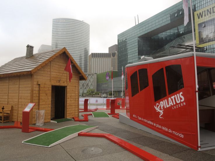 La Suisse s'installe à la Défense