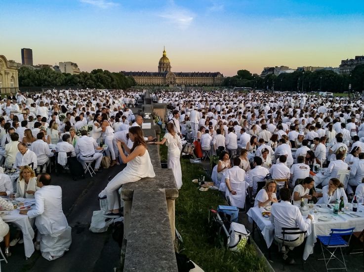 Le Dîner en blanc de Paris 2018 aux Invalides