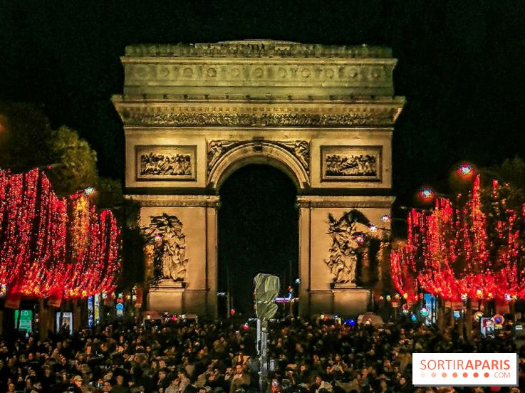 Réveillon du Nouvel an 2020 sur les Champs Élysées, spectacle sur l'Arc de Triomphe à Paris