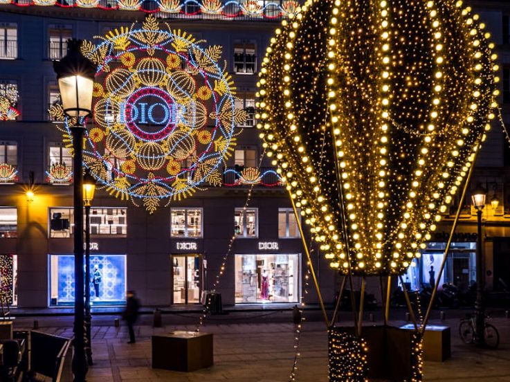 Une Montgolfière géante Faubourg Saint-Honoré pour les illuminations de Noël 2020