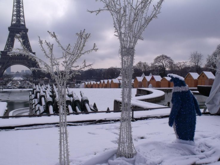 village de noël du Trocadéro 2011, tour eiffel, hautes alpes