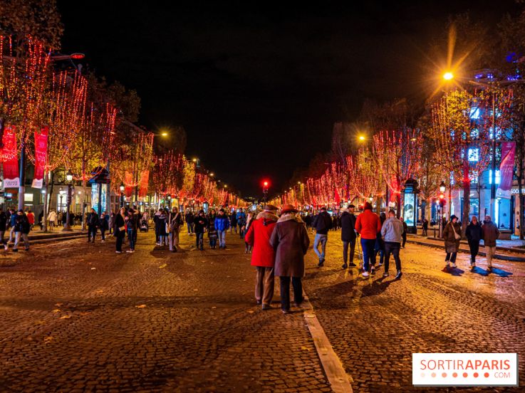 Inauguration des Illuminations de Noël des Champs-Élysées avec Clara Luciani