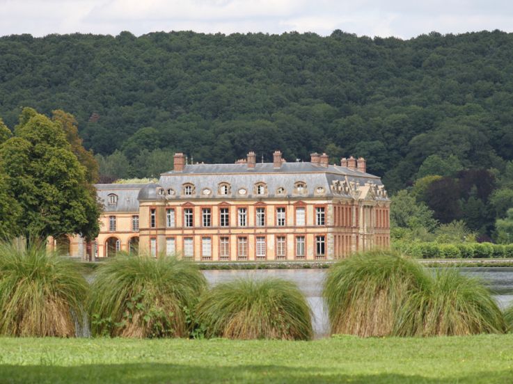 Le Domaine du Château de Dampierre-en-Yvelines : un joyau historique dans la Vallée de Chevreuse