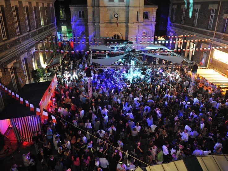 Bals des pompiers à Paris et en île de France 2013