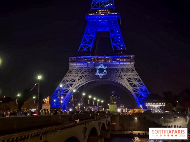 La Tour Eiffel, illuminée aux couleurs d'Israel, en soutien aux victimes