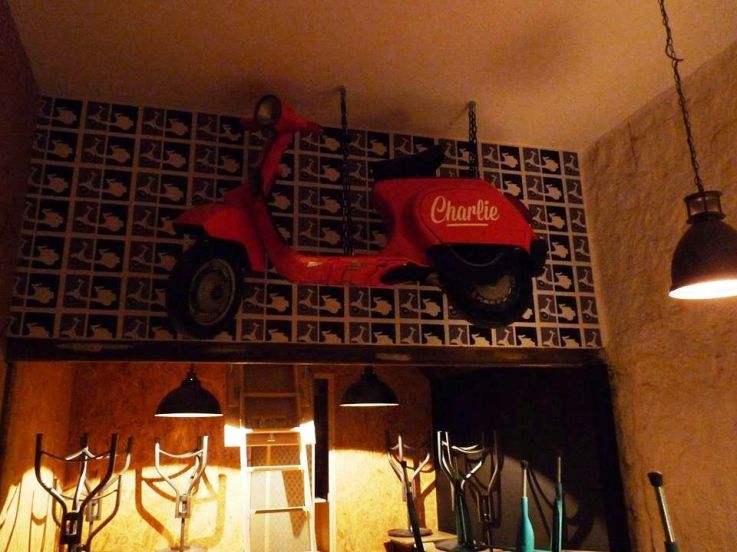 Charlie : le bar où la bière est à 2 balles 