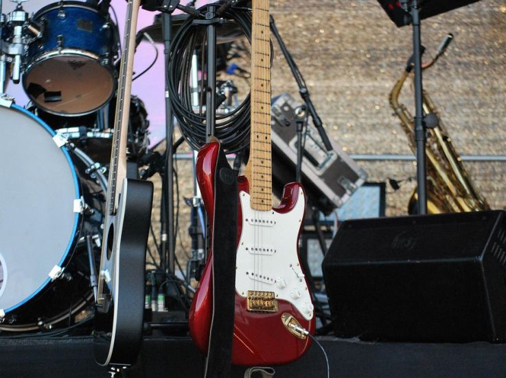 Fête de la musique 2025 : hommage à Michael Jackson et feu d'artifice à Massy (91)