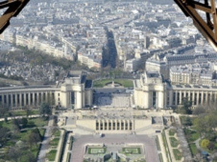 Bar à Champagne au dernier étage de la Tour Eiffel