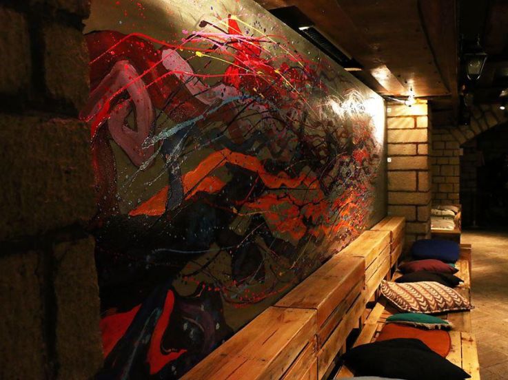 Les Ecuries : nouveau bar culturel, artistique et solidaire à Paris 