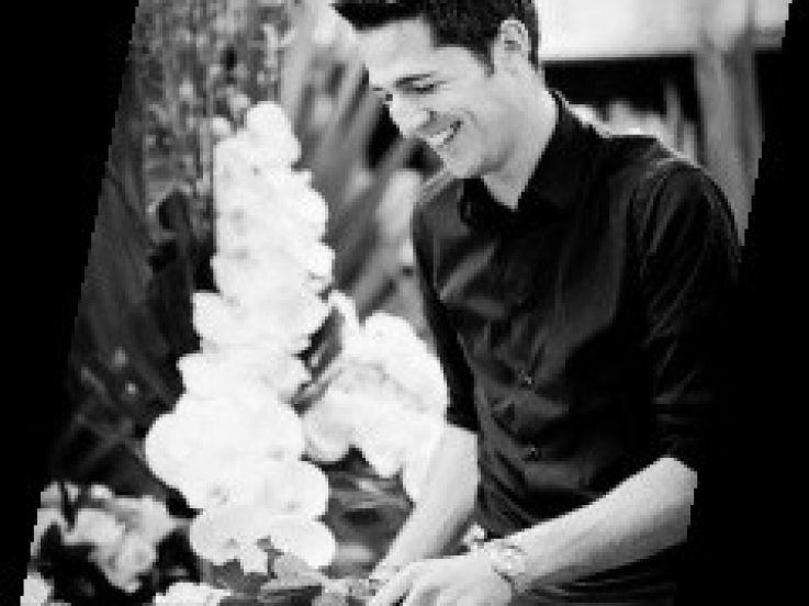 Cours de création florale à l’Hôtel Plaza Athénée