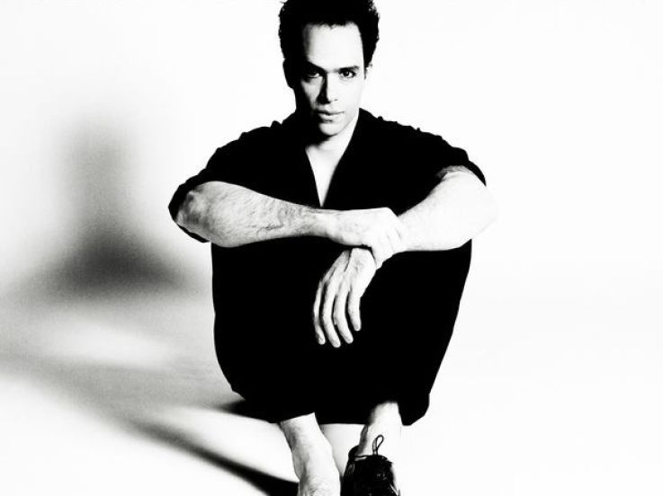 Nosfell en concert au Café de la Danse de Paris