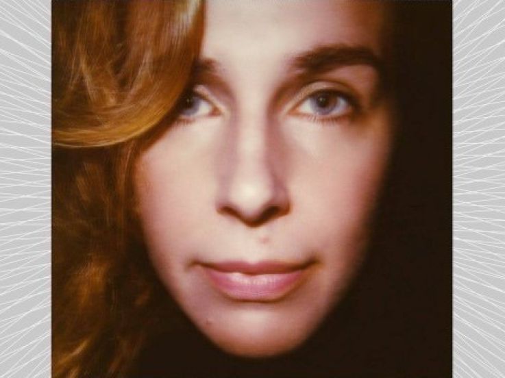 Barbara Carlotti en showcase à la Fnac Forum des Halles