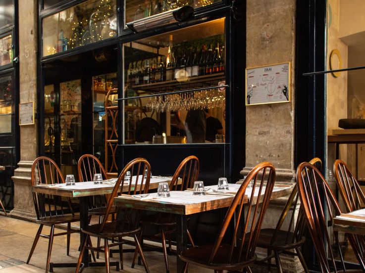 Zola installe sa grande terrasse couverte dans le Passage des Panoramas