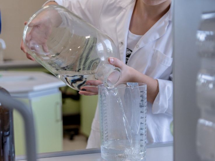 Coronavirus : de l'eau salée pour traiter le Covid-19 ?