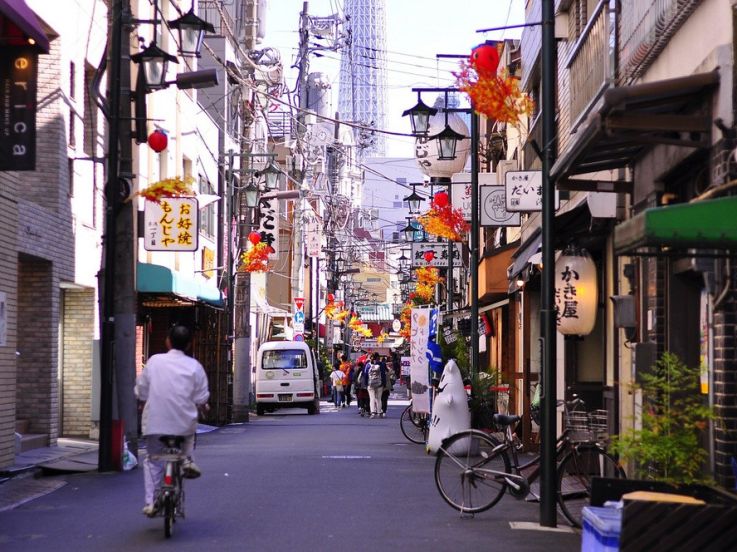 Covid : le Japon passe en « alerte maximale » après un nombre record de nouveaux cas