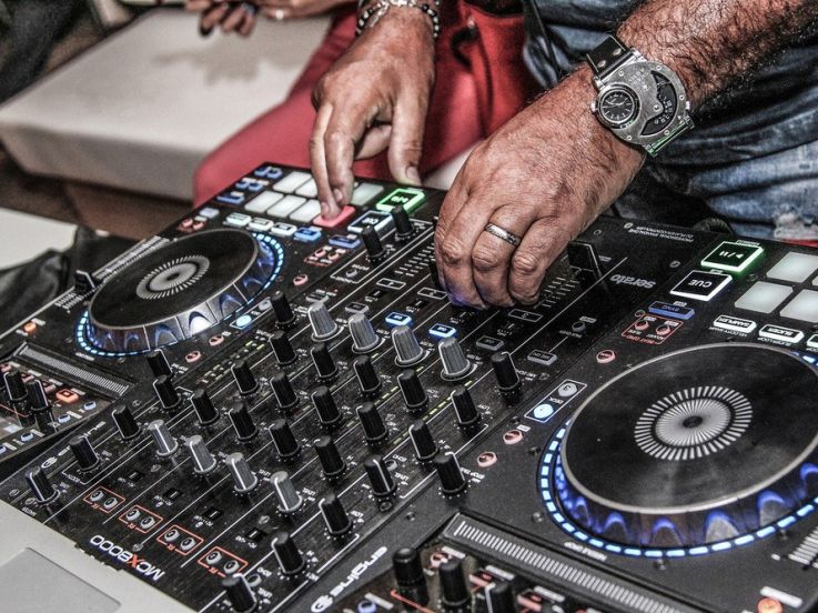 Technopol réclame la création de « Zones d’Urgence Temporaire de la fête »